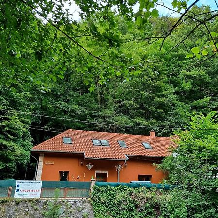 Tuendererdo Villa Miskolc Bagian luar foto